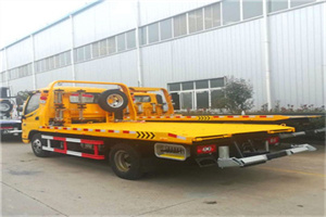 鹰潭附近拖车救援搭电