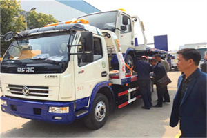 鹰潭汽车道路救援拖车价格